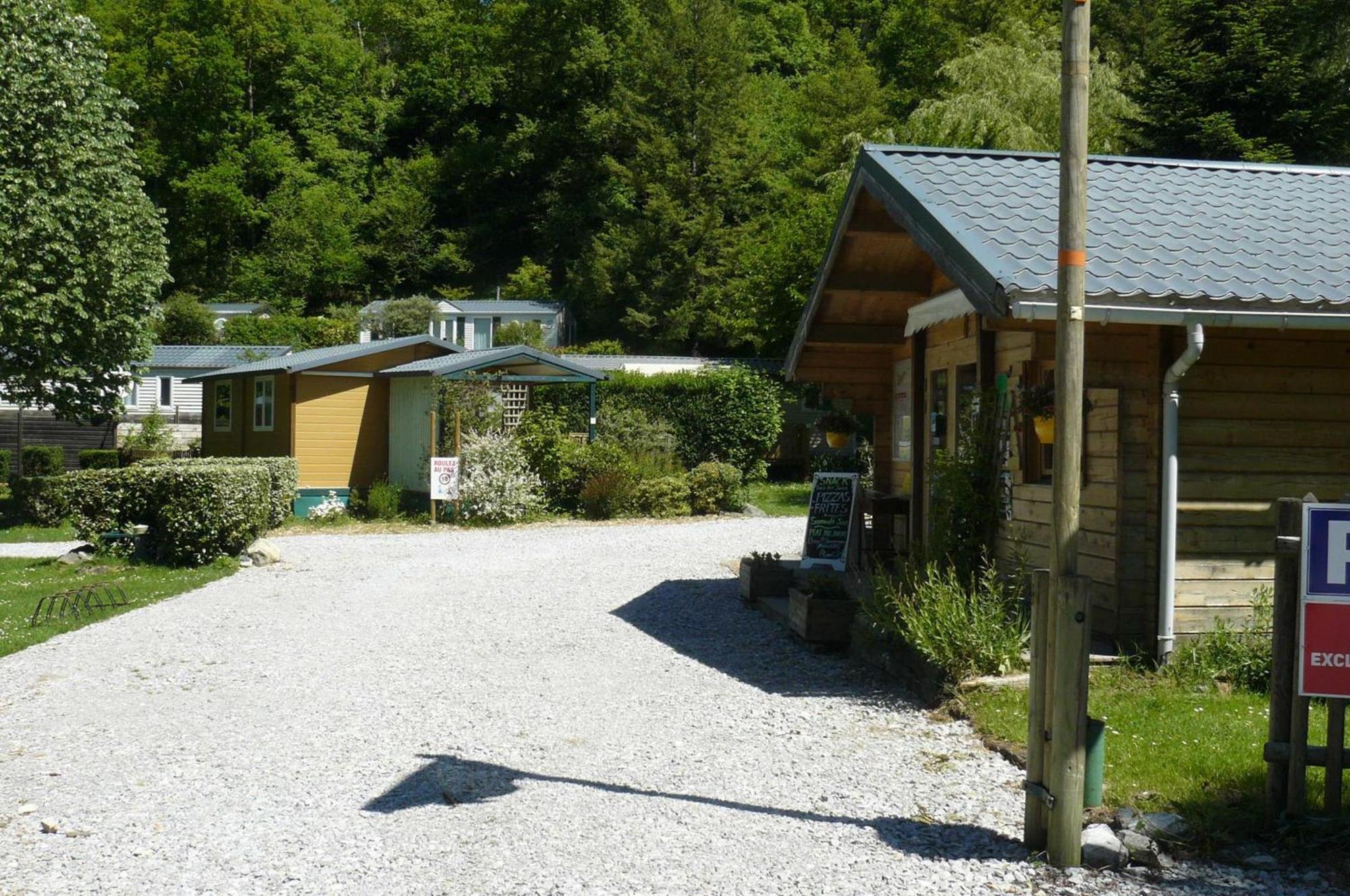 Camping Le Rey Louvie Juzon Exterior foto