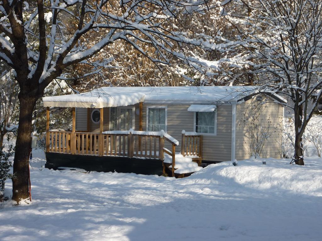 Camping Le Rey Louvie Juzon Cameră foto